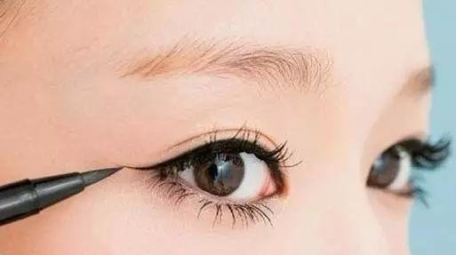 眼线的画法有几种？怎么画眼线呢？
