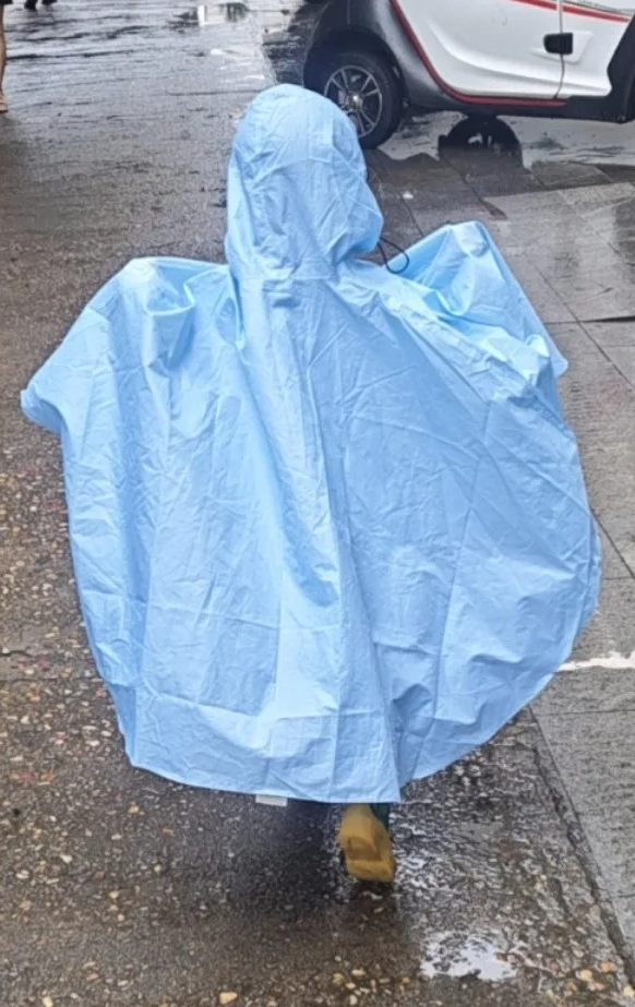 【💥立减18元冲冲冲!!】下雨天也能出门遛娃 小朋友专属的雨衣!☂️